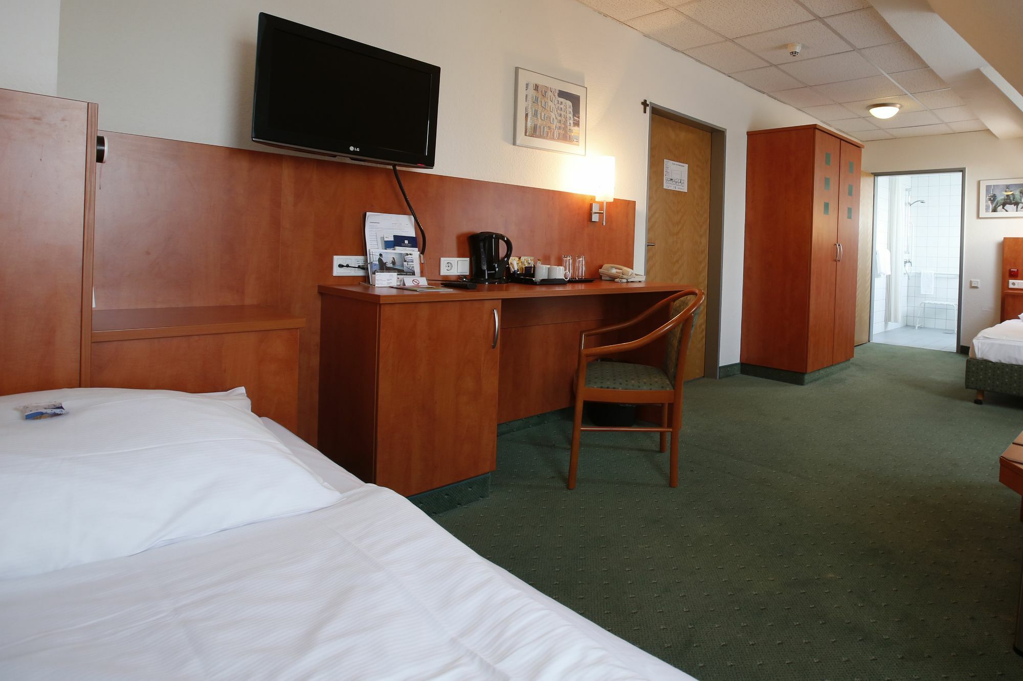 Stadthotel Hotel 3*